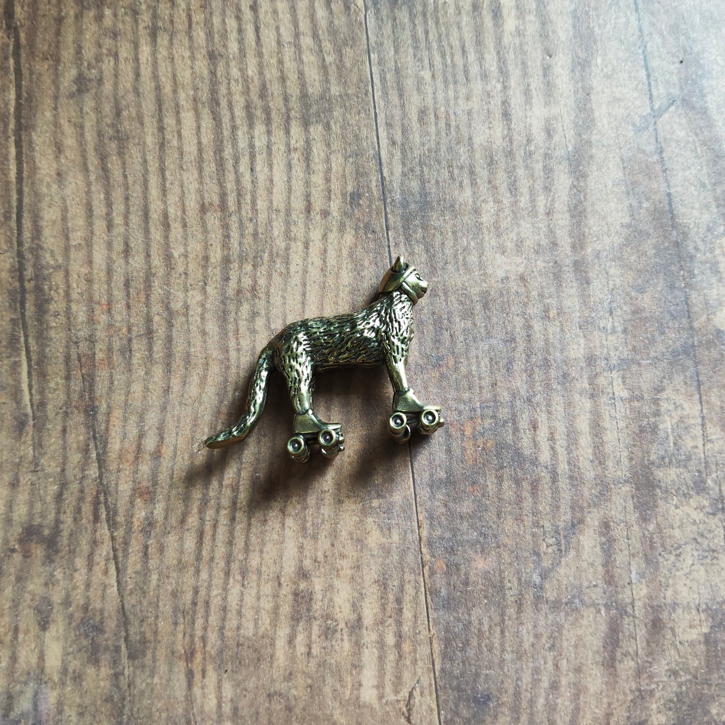 Figurine Chat en roller animal laiton miniature