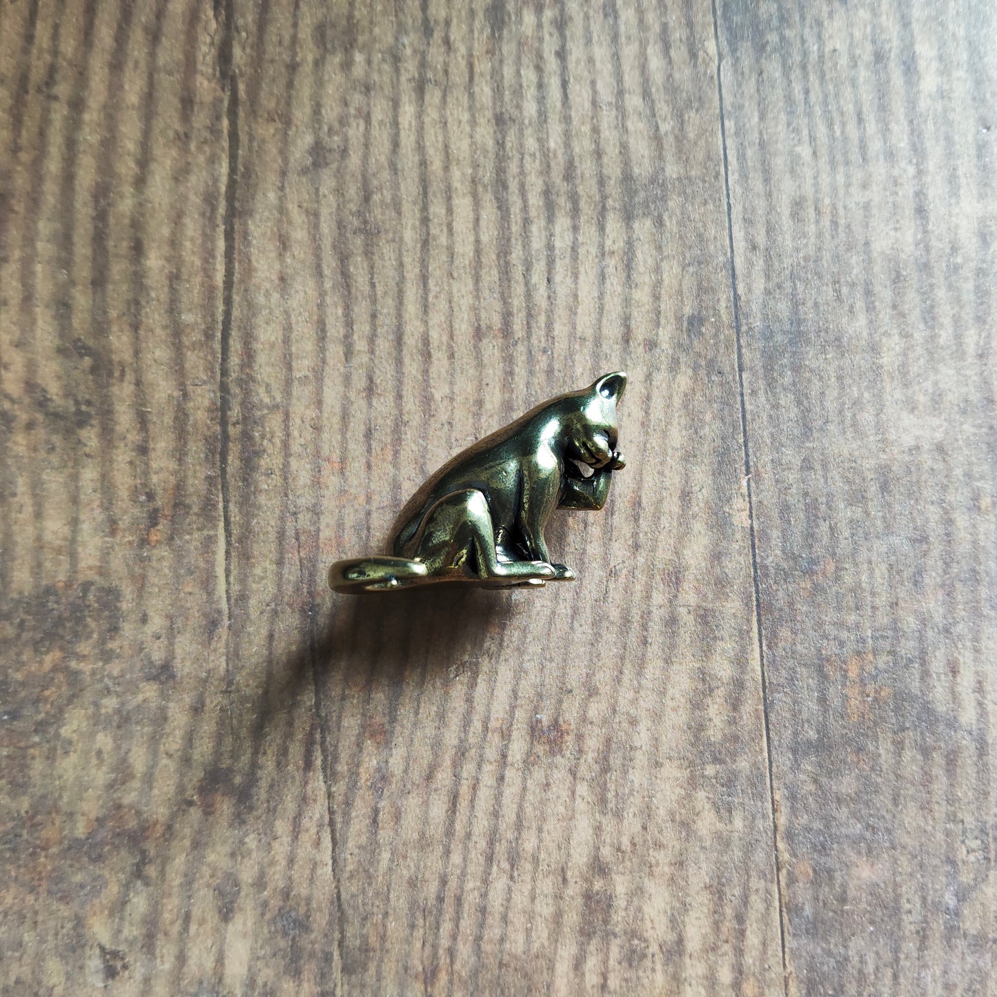 Figurine Chat qui se lave Animal laiton miniature