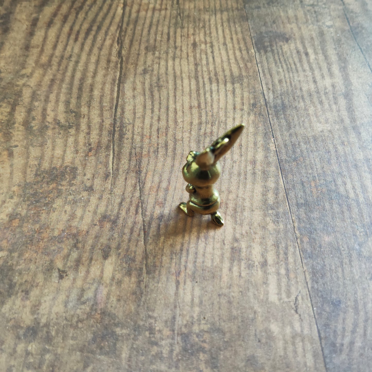 Figurine Lapin vêtement animal laiton