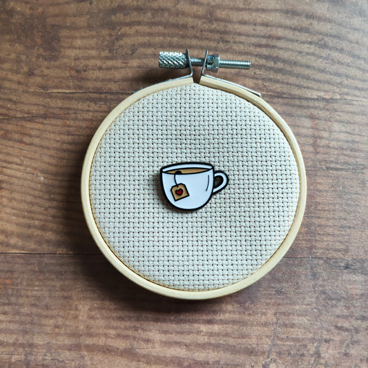 Pin's petite tasse blanche thé tisane cœur