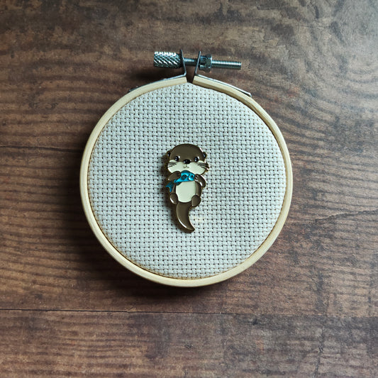 Pin's Loutre et poisson Animal mignon