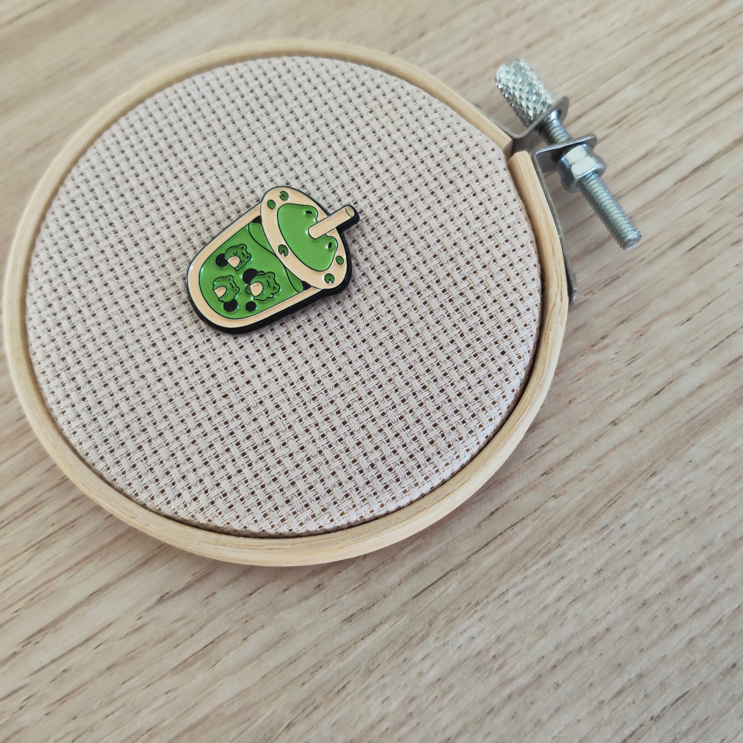 Pin's Boisson Grenouille Animal Vert