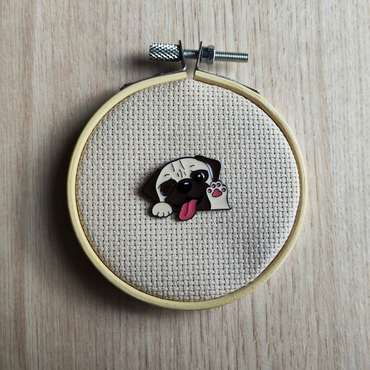 Pin's Carlin chien race animal canin mignon