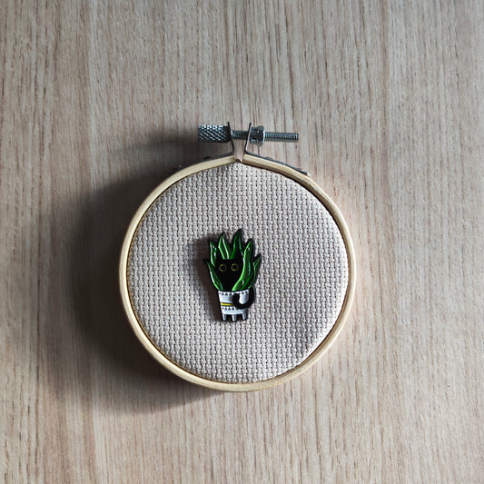Pin's Chat Noir dans Plante Verte Animal