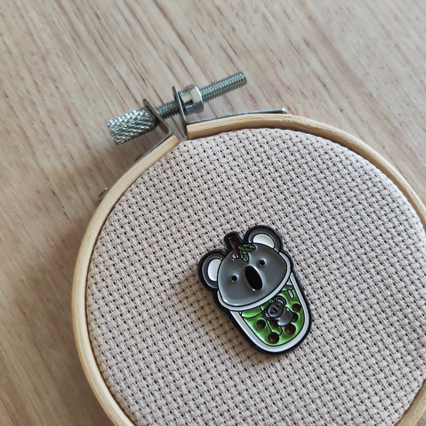 Pin's Koala Gris Animal Mignon boisson cute