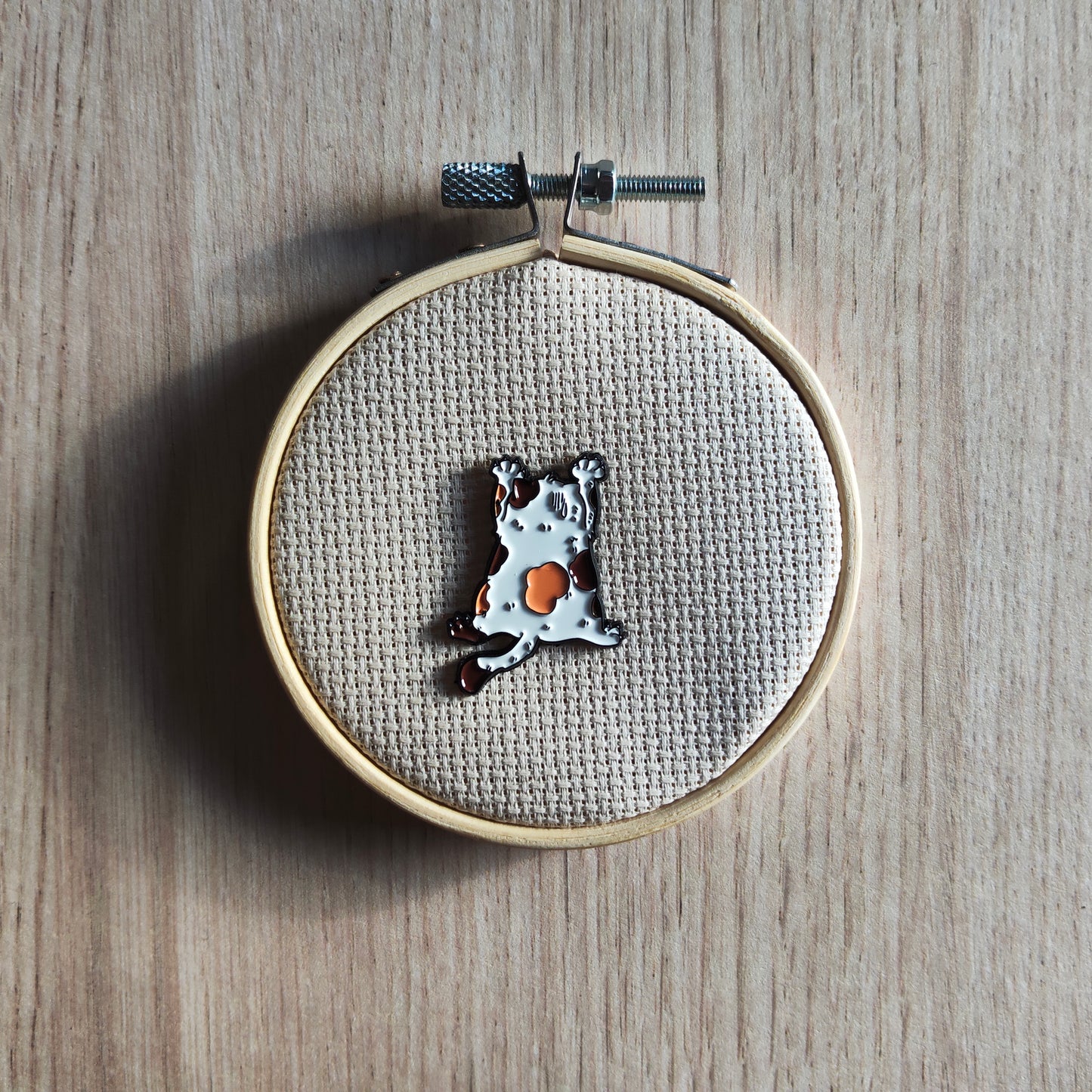 Pin's Chat Dos tricolore Animal Mignon