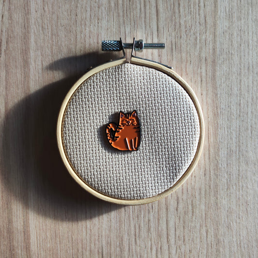 Pin's Chat Roux Orange assis