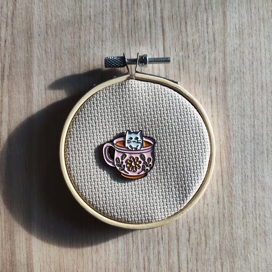 Pin's Chat tasse de thé fleurs