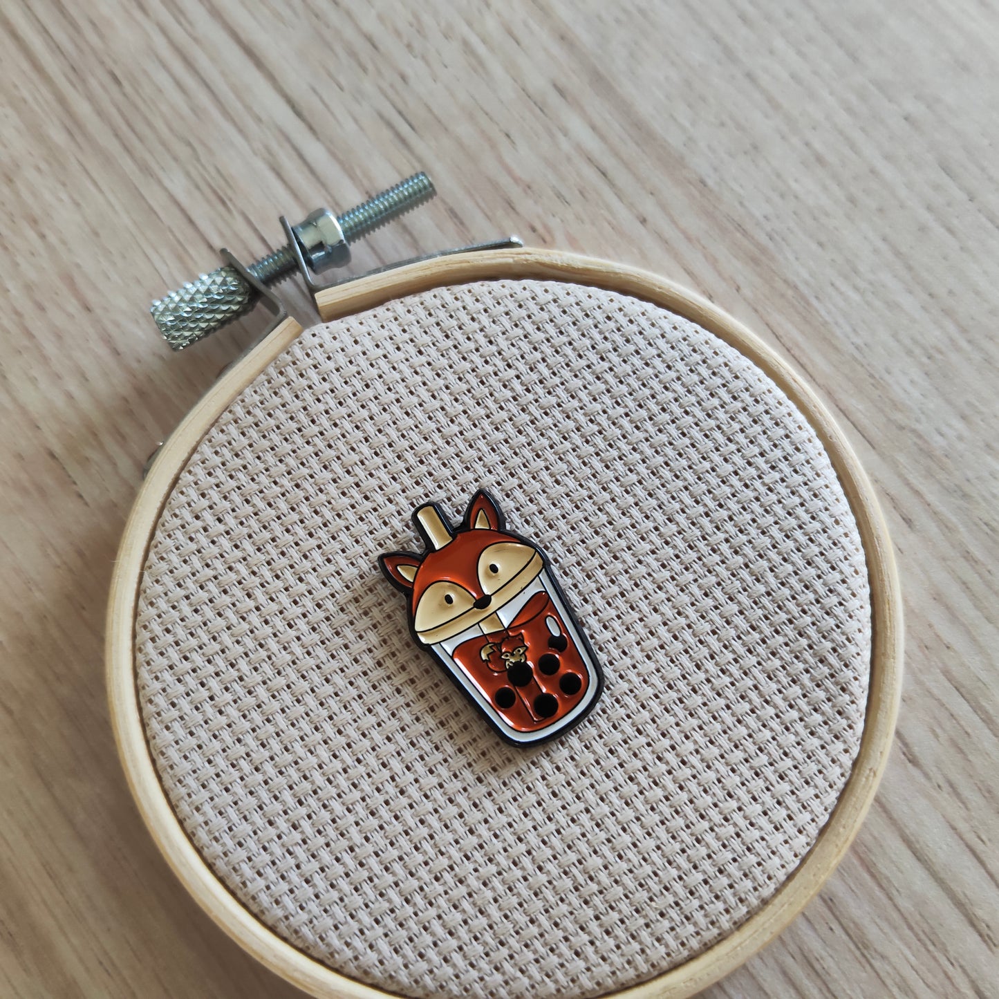 Pin's Petit Renard Orange Boisson animal Cute