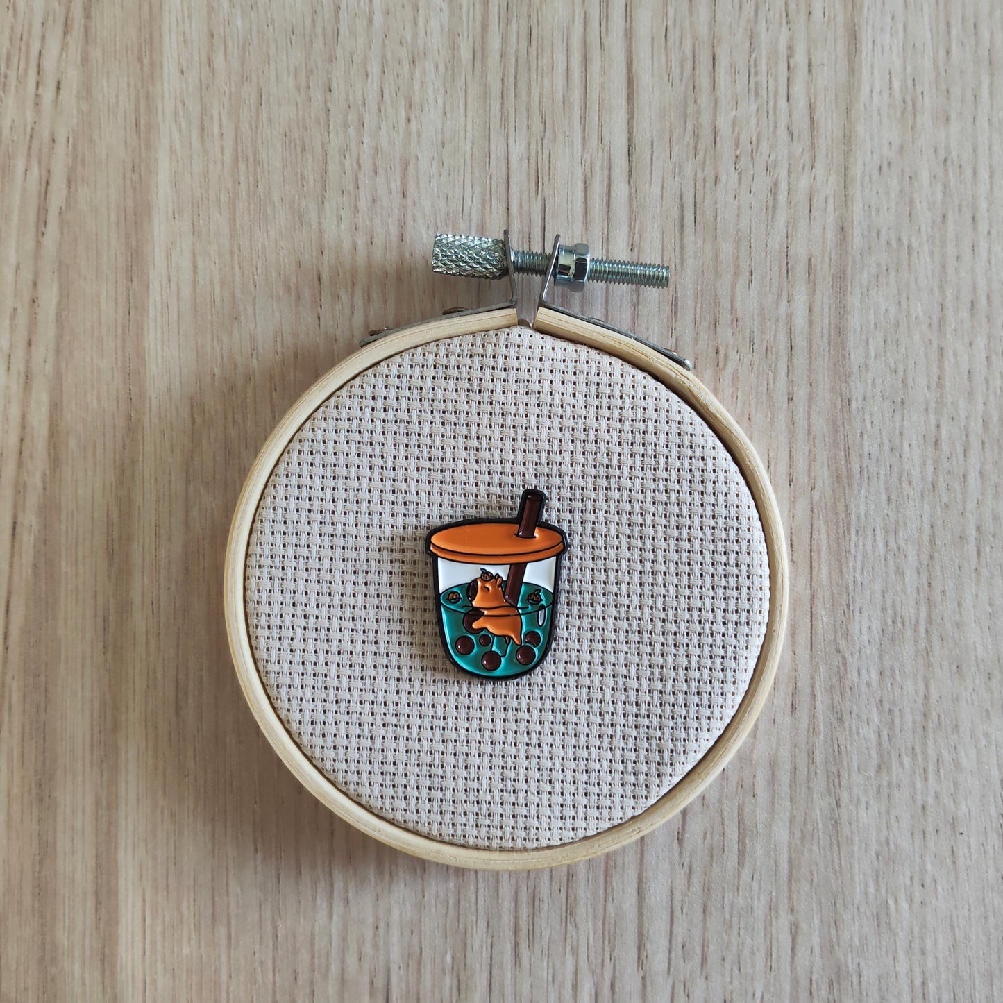 Pin's Capybara Boisson Orange Cute