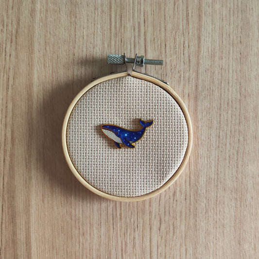 Pin's Baleine bleu étoile Animal marin