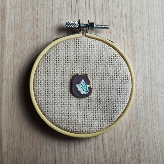 Pin's petit chaton gris blanc poisson bleu Animal félin chat