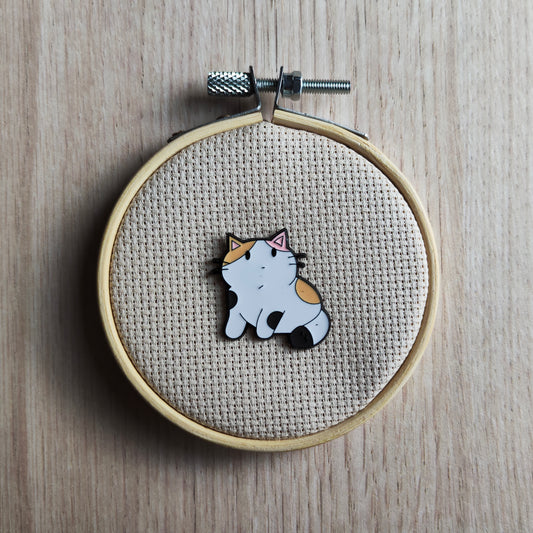 Pin's chat blanc et tache animal félin