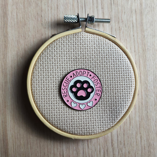 Pin's rond rose patte de chat Adopte Animal félin