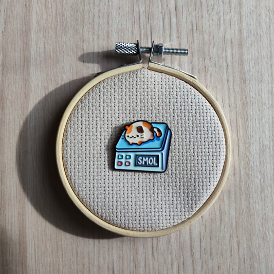 Pin's chat tricolore balance Smol animal mignon