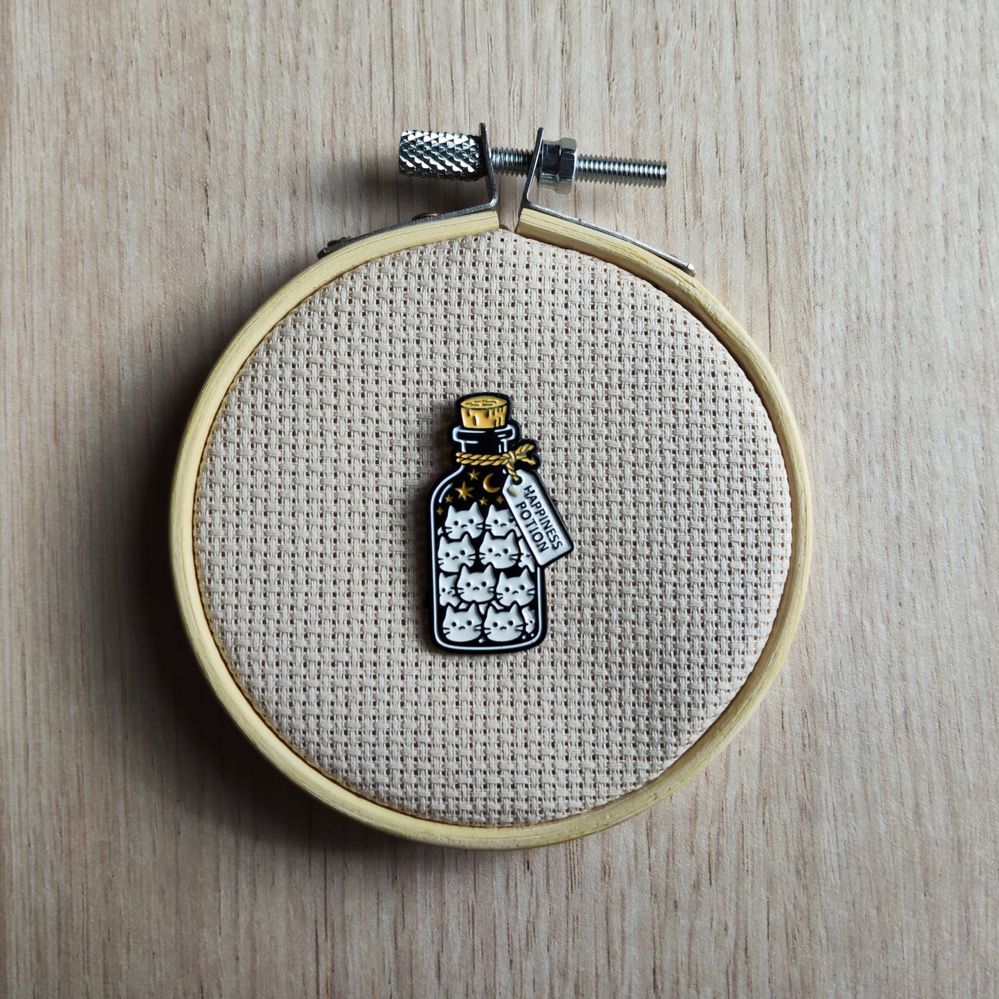 Pin's bouteille chat blanc potion happy animal
