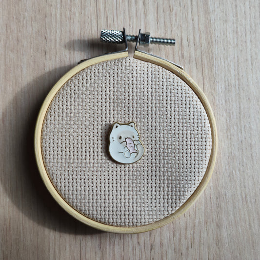 Pin's petit chaton beige poisson Animal félin chat