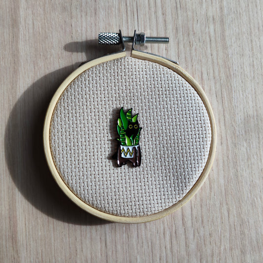 Pin's Chat noir pot plante verte blanc