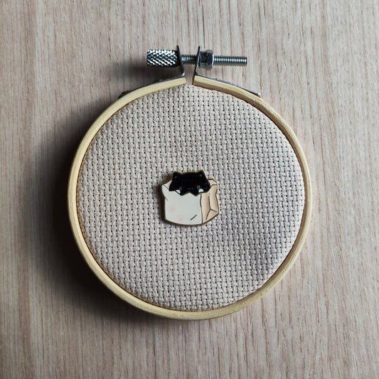 Pin's petit chaton noir sac en papier animal félin chat