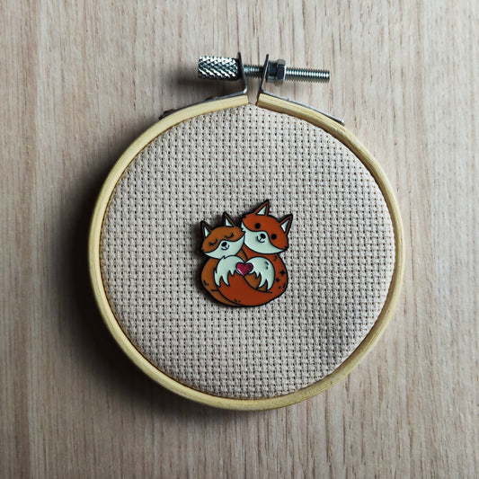 Pin's renard amoureux cœur animal forêt