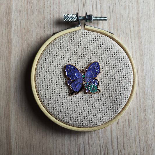 Pin's papillon violet parme animal insecte