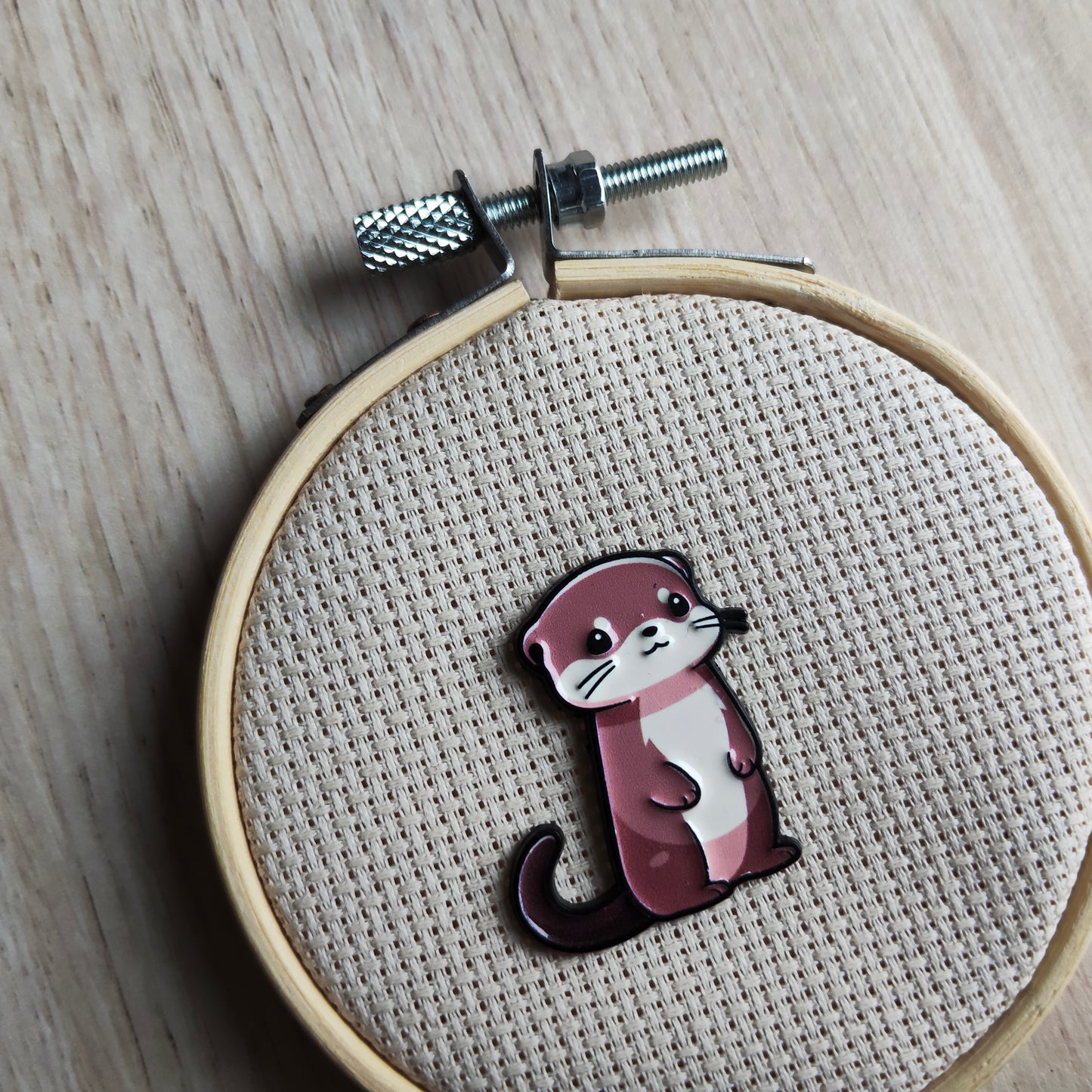 Pin's Loutre animal mignon