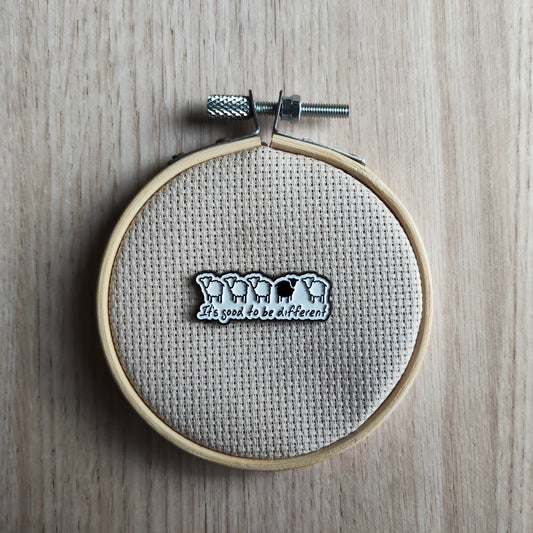 Pin's bordure petit moutons animal