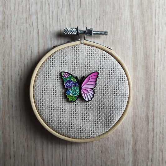 Pin's papillon fleurs floral animal insecte