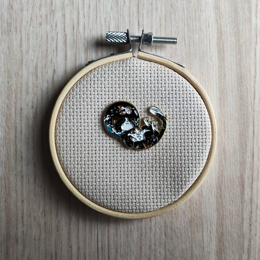 Pin's Chat noir et blanc casque cosmonaute étoile
