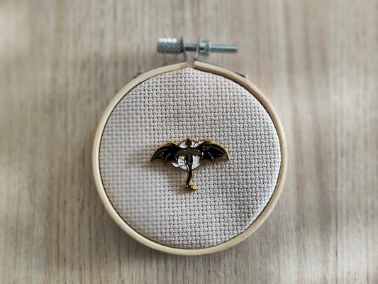 Pin's Dragon Mythologique Noir Blanc Or