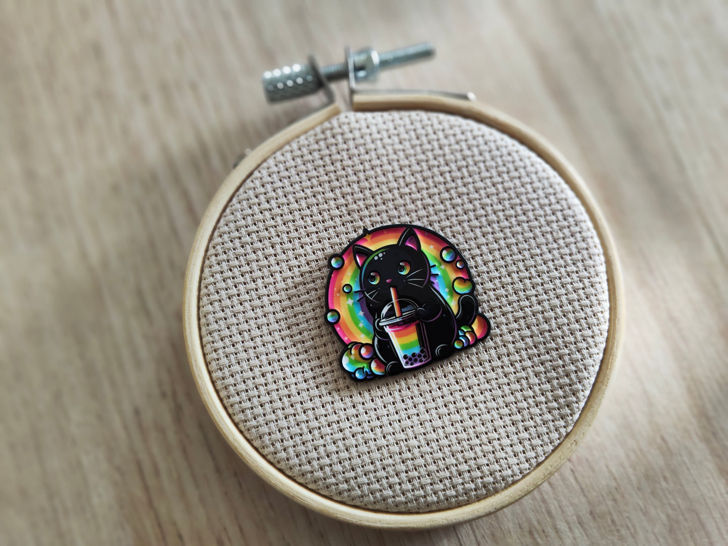 Pin's Chat noir boisson multicolore