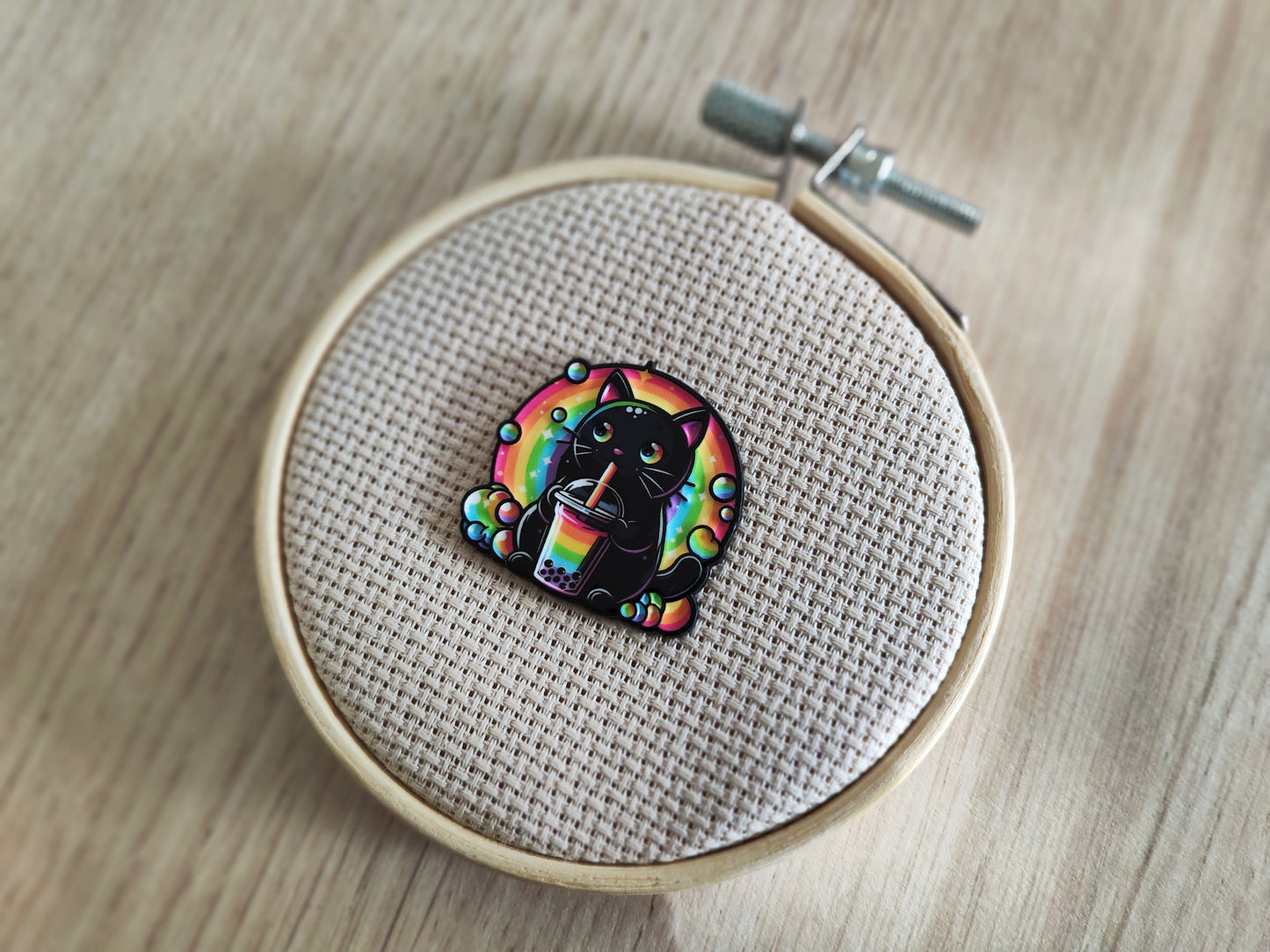 Pin's Chat noir boisson multicolore