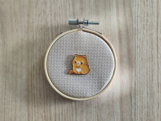 Pin's chat tigré orange roux