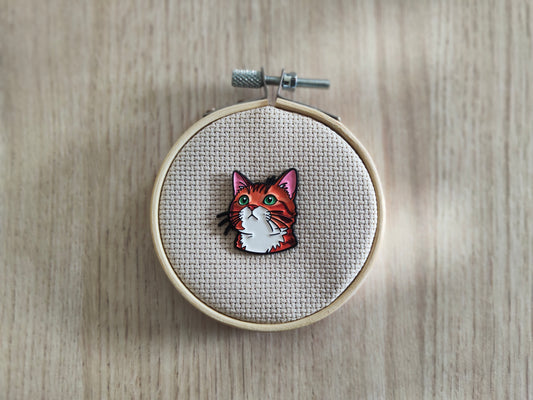 Pin's tête chat tigré roux