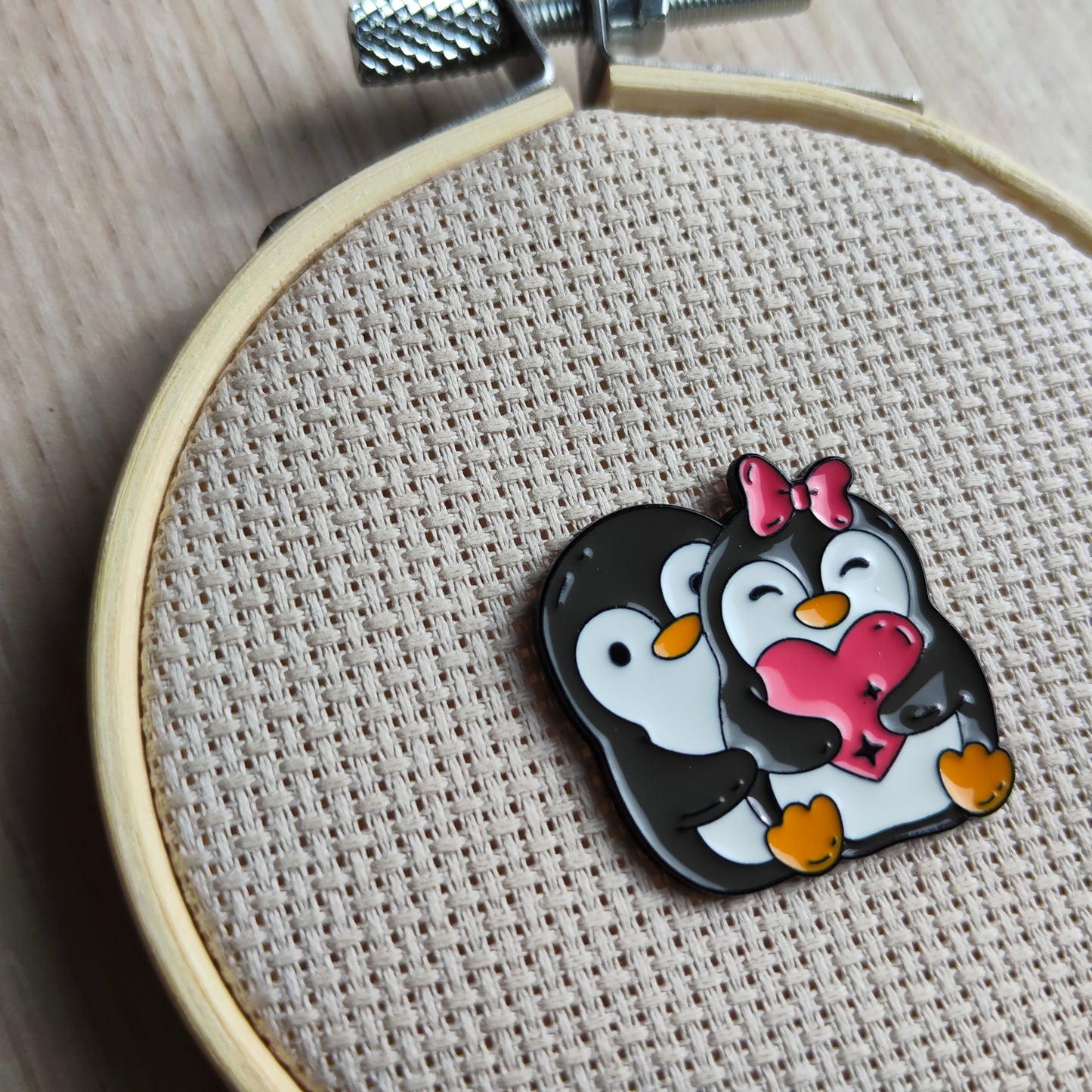 Pin's Duo pingouin couple amoureux cœur animal oiseau
