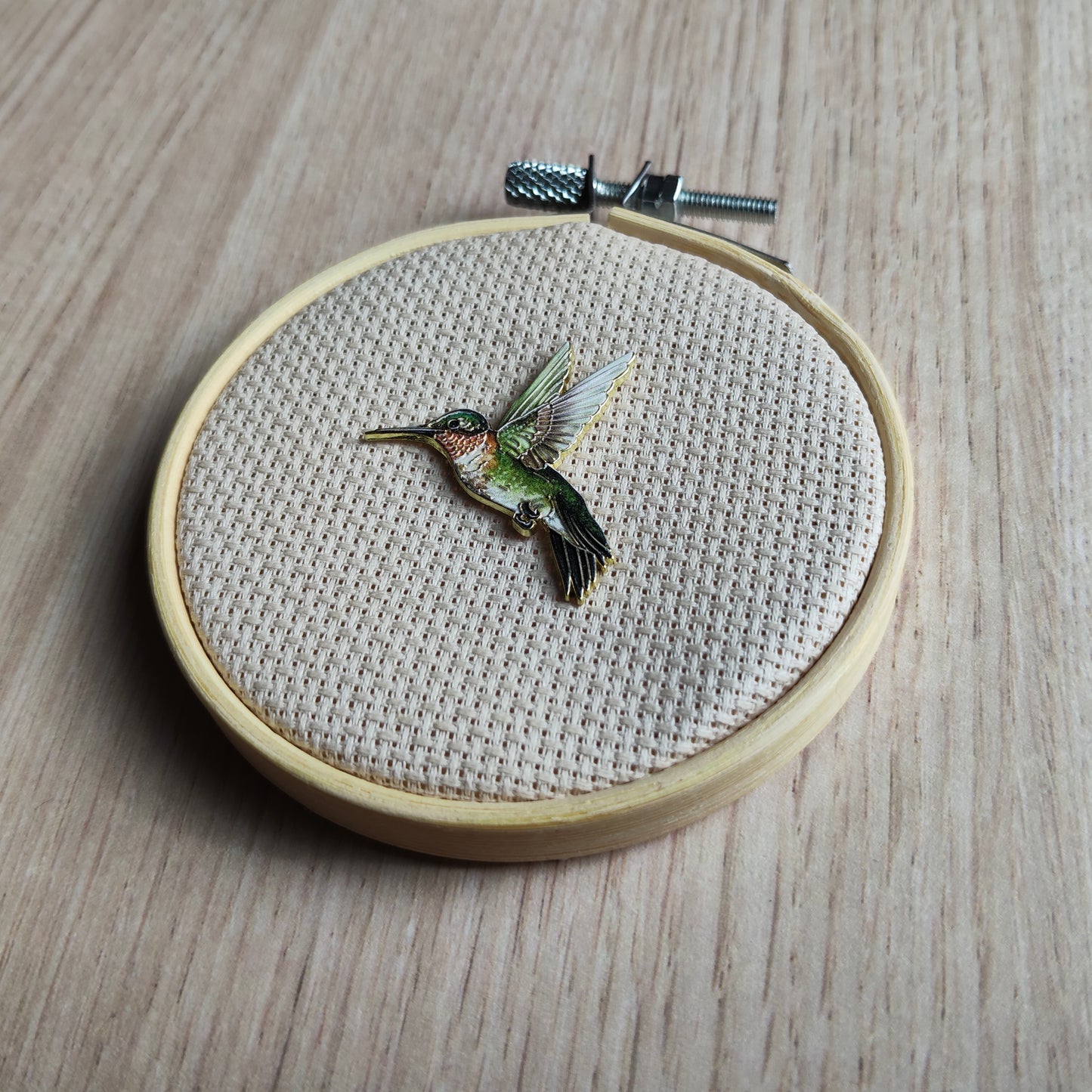 Pin's colibri vert oiseau exotique animal