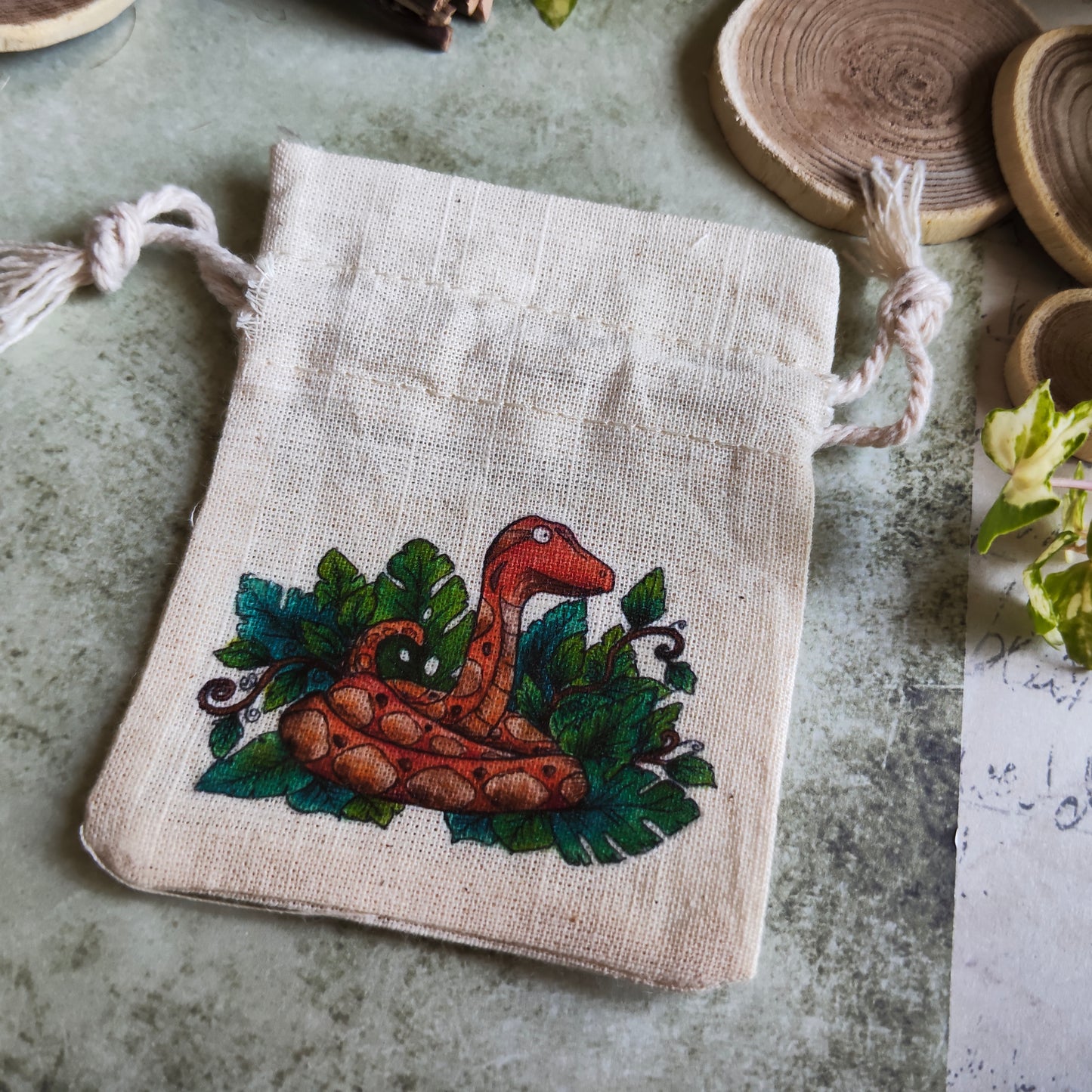 Pochon en tissu décoré d’un serpent tropical – Illustration à l’aquarelle – Sac pochette cadeau nature jungle