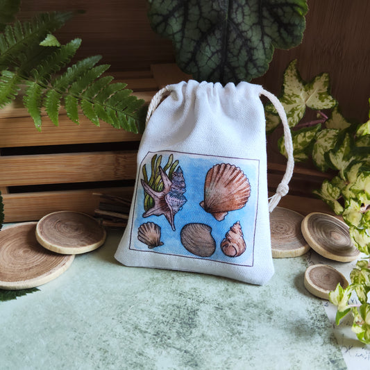 Pochon en tissu décoré de coquillages – Illustration aquarelle bord de mer – Sac pochette cadeau
