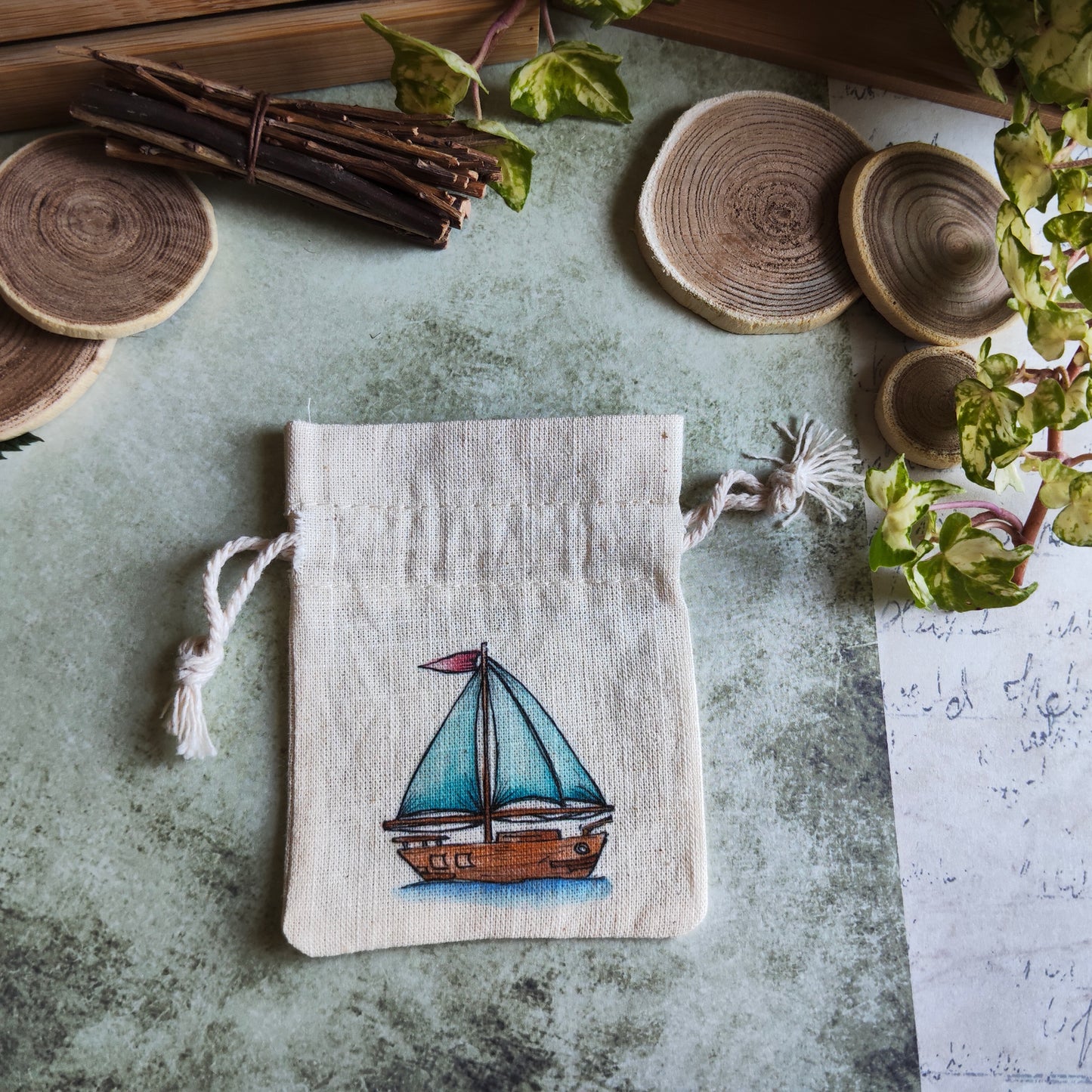 Pochon bateau voilier – Illustration marine à l’aquarelle