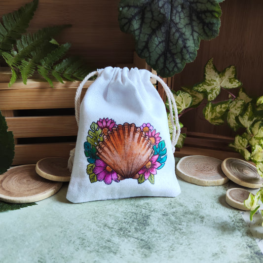 Pochon en tissu décoré de coquillage et fleurs – Illustration aquarelle marine – Sac pochette cadeau