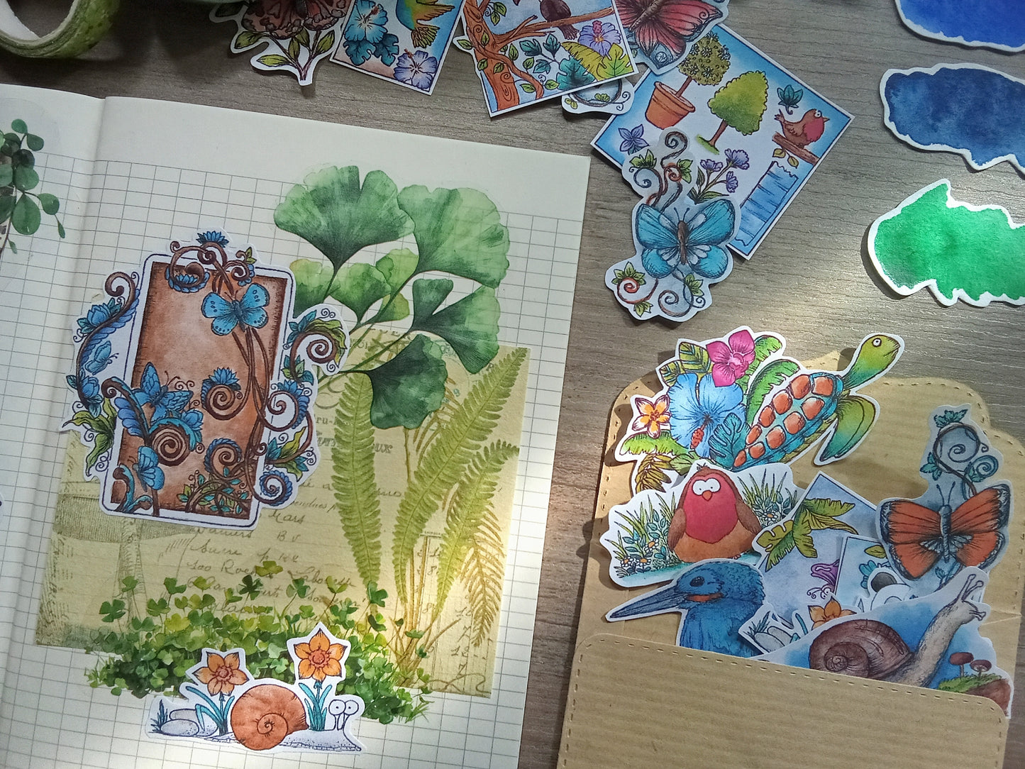 Stickers animaux mignons et nature – Lot de 33 autocollants illustrés à l’aquarelle – Koalas, escargots, oiseaux, fleurs, papillons