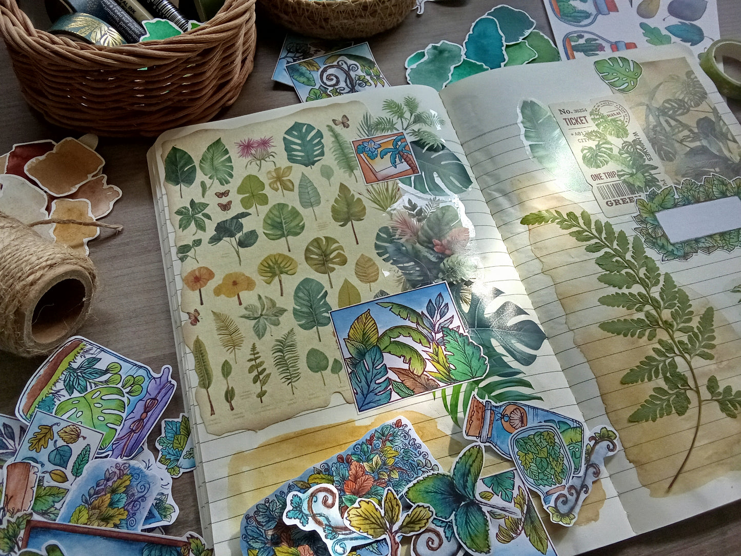 Lot de stickers feuillages – 44 autocollants illustrés à l’aquarelle, ambiance plantes, nature et terrariums